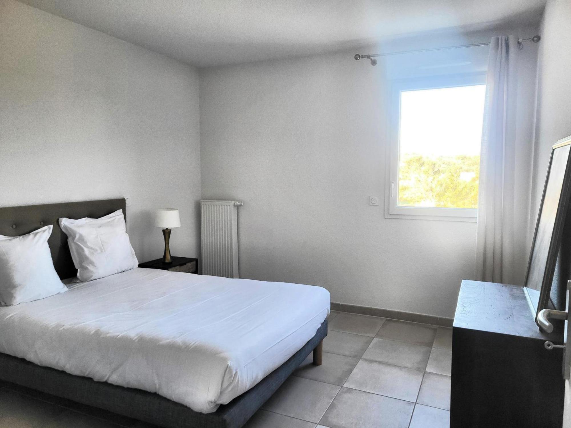 Zenao Appart'Hotels Villeneuve-lès-Avignon Exteriör bild